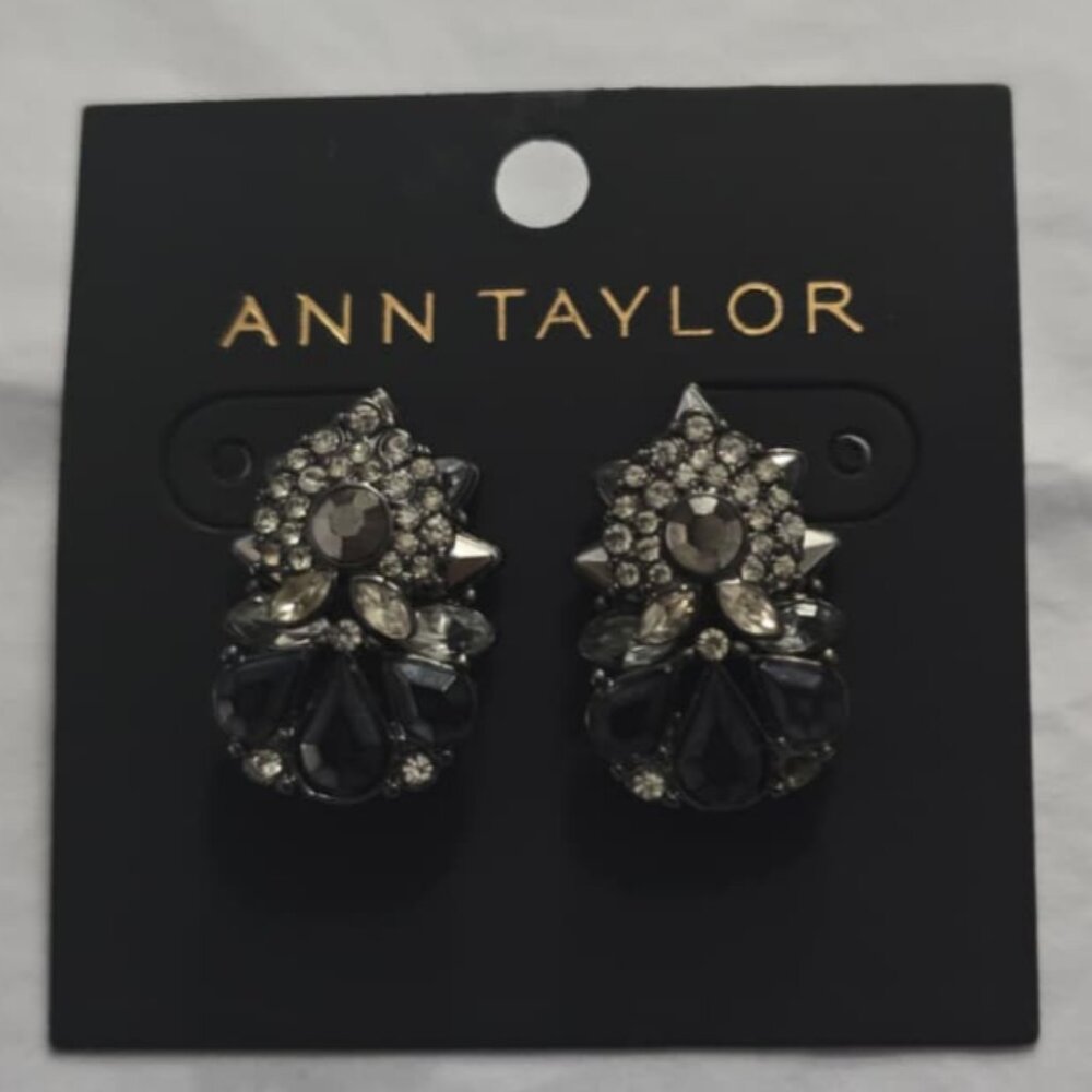 ✨‎ Ann Taylor Crystal Statement Earrings – NEW – Holiday-Ready Glam ✨
